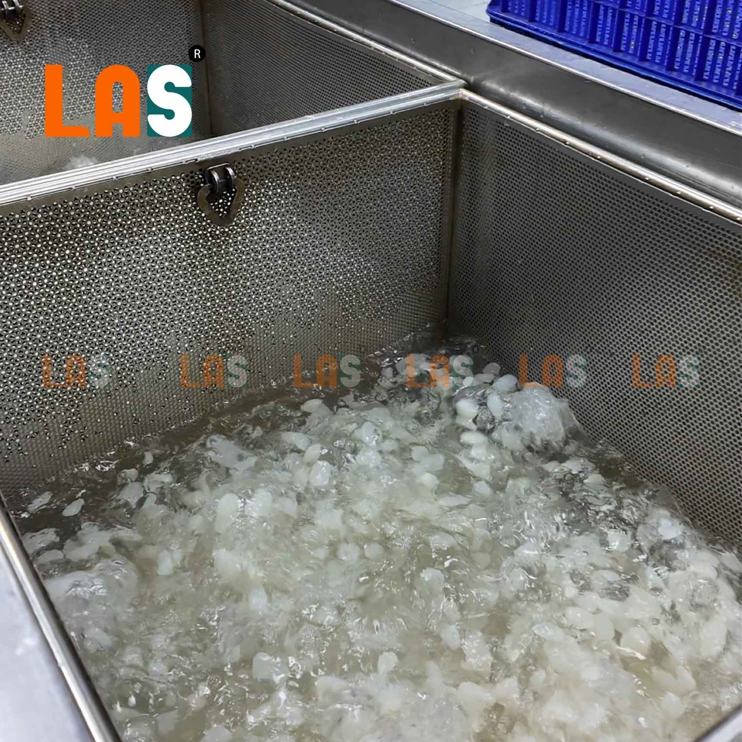 Rửa đác trong bồn sục rửa